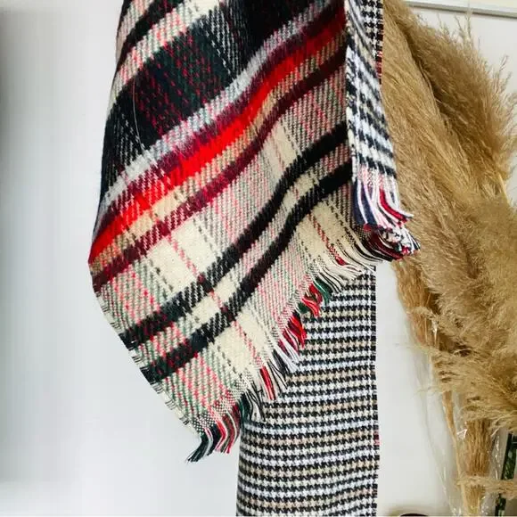 NEW NORDSTROM Black White Contrast Plaid Knit Tassel Woven Classic Scarf Wrap